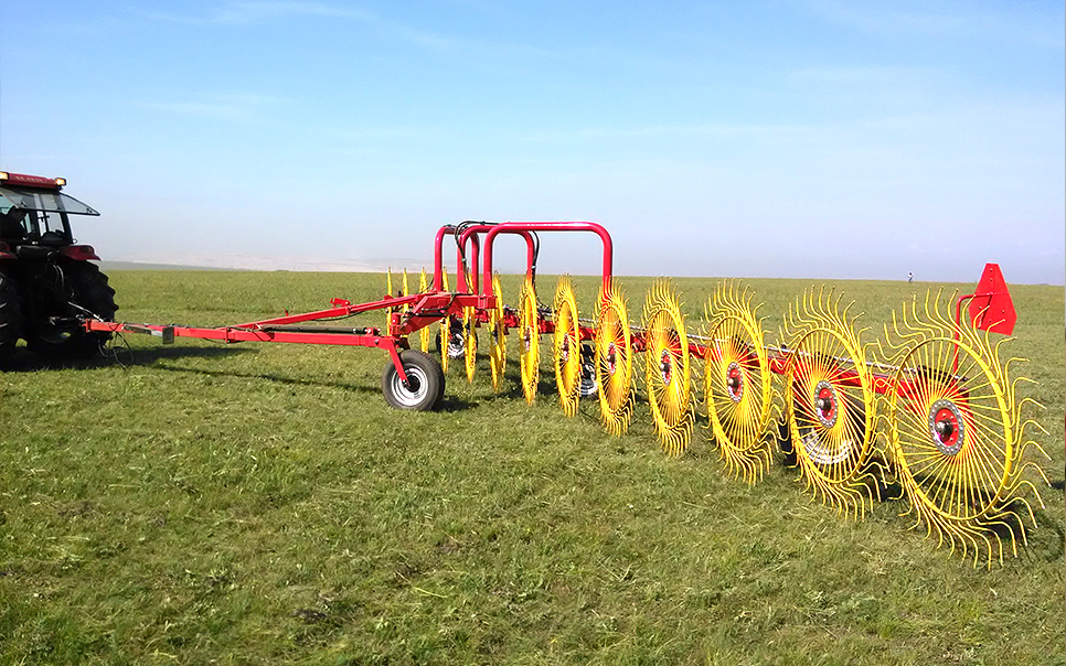 標(biāo)題：9LC-7.6型指輪式摟草機(jī)
瀏覽次數(shù)：41
發(fā)表時間：2023-12-12