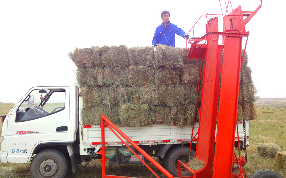 標(biāo)題：9JK-2.7型撿拾車
瀏覽次數(shù)：45
發(fā)表時(shí)間：2023-12-12