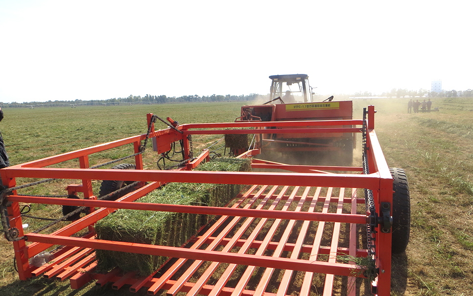 標(biāo)題：9JCK-15方草捆收集車
瀏覽次數(shù)：54
發(fā)表時(shí)間：2023-12-12