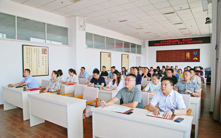 標(biāo)題：中國農(nóng)機院黨委委員、副總經(jīng)理，呼和浩特分院黨委書記、董事長王振華講授黨課
瀏覽次數(shù)：1614
發(fā)表時間：2024-06-26