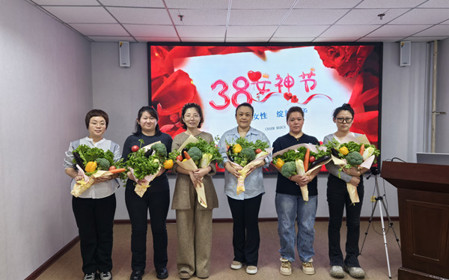 標(biāo)題：“三八”綻放芳華  共赴春日之約
瀏覽次數(shù)：1244
發(fā)表時間：2025-03-07